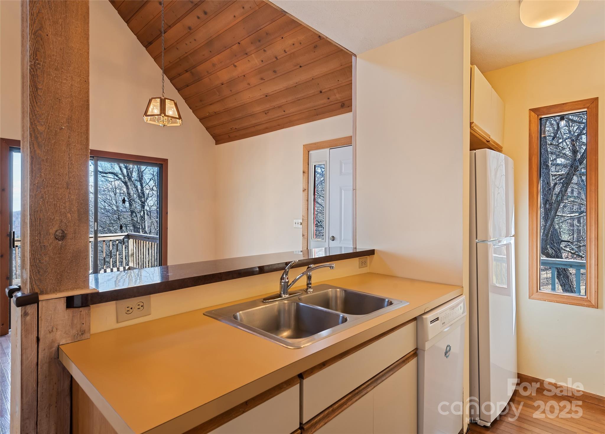 1350 Davis Mountain Road Hendersonville, NC 28739 - Photo 20 of 47