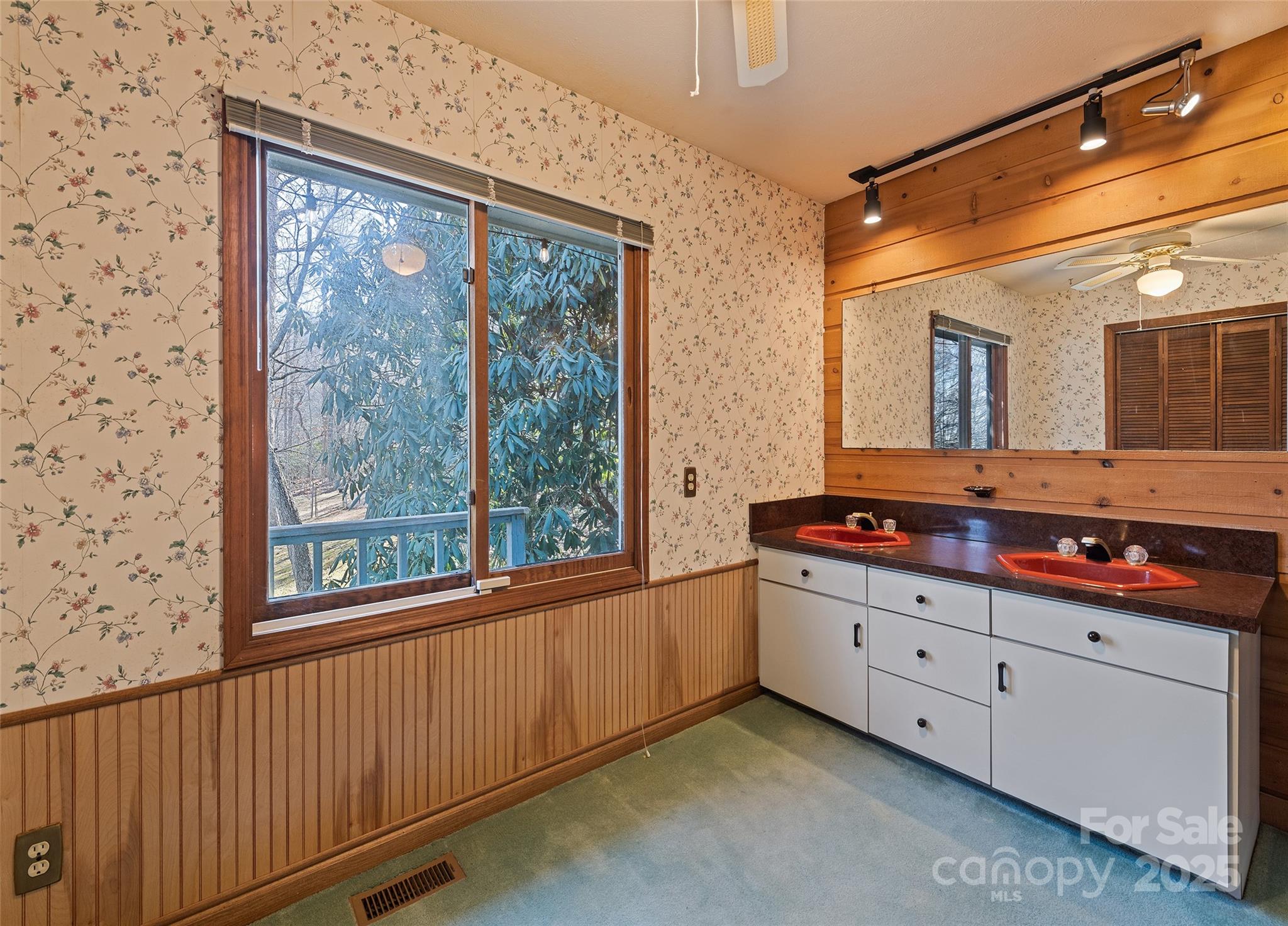 1350 Davis Mountain Road Hendersonville, NC 28739 - Photo 24 of 47