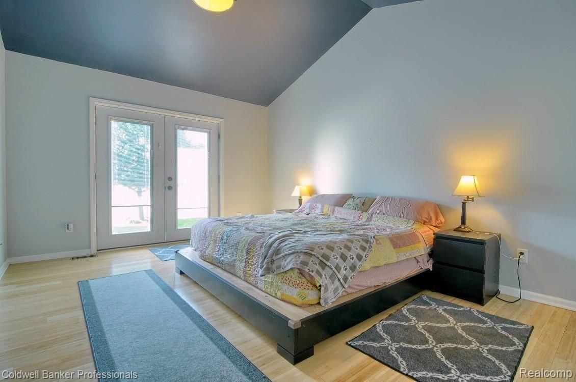 46901 Bemis Road Belleville, MI 48111 - Photo 20 of 40 20-Master Bedroom.jpg