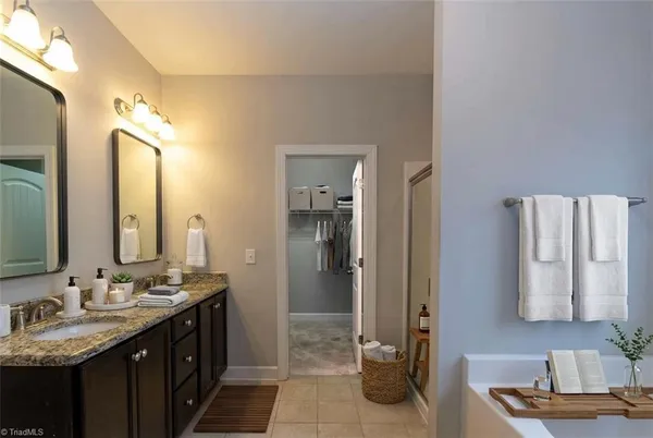 $569,975 | 5409 Torwood Drive, Summerfield, NC 27358