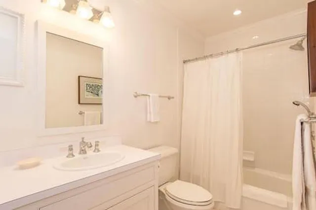 $125,000 | Undisclosed Address, Southampton, NY 11968