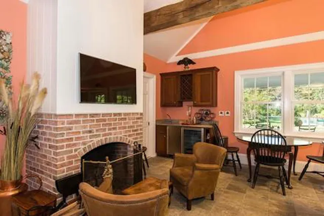 $125,000 | Undisclosed Address, Southampton, NY 11968