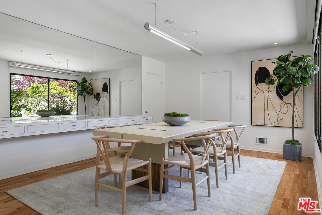 620 Adelaide Drive Santa Monica, CA 90402 - Photo 12 of 33