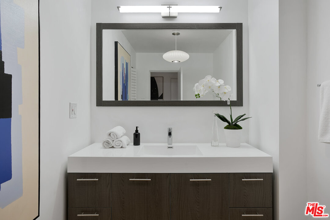 620 Adelaide Drive Santa Monica, CA 90402 - Photo 17 of 33