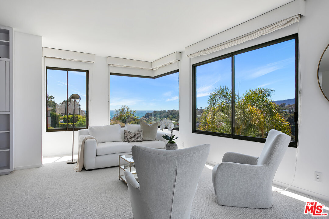 620 Adelaide Drive Santa Monica, CA 90402 - Photo 19 of 33