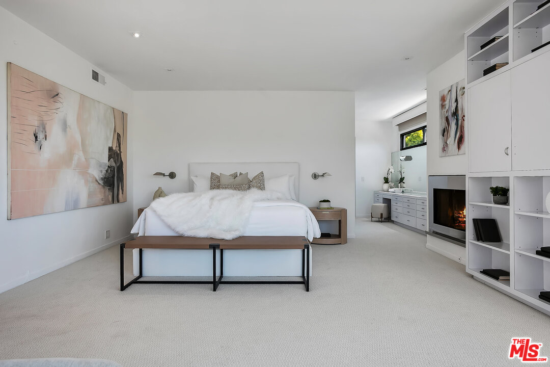 620 Adelaide Drive Santa Monica, CA 90402 - Photo 22 of 33