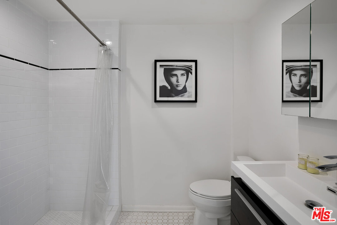 620 Adelaide Drive Santa Monica, CA 90402 - Photo 26 of 33