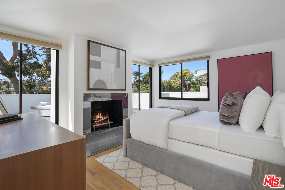 620 Adelaide Drive Santa Monica, CA 90402 - Photo 28 of 33