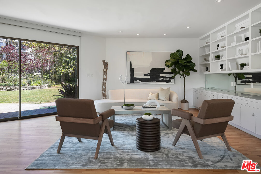 620 Adelaide Drive Santa Monica, CA 90402 - Photo 10 of 33