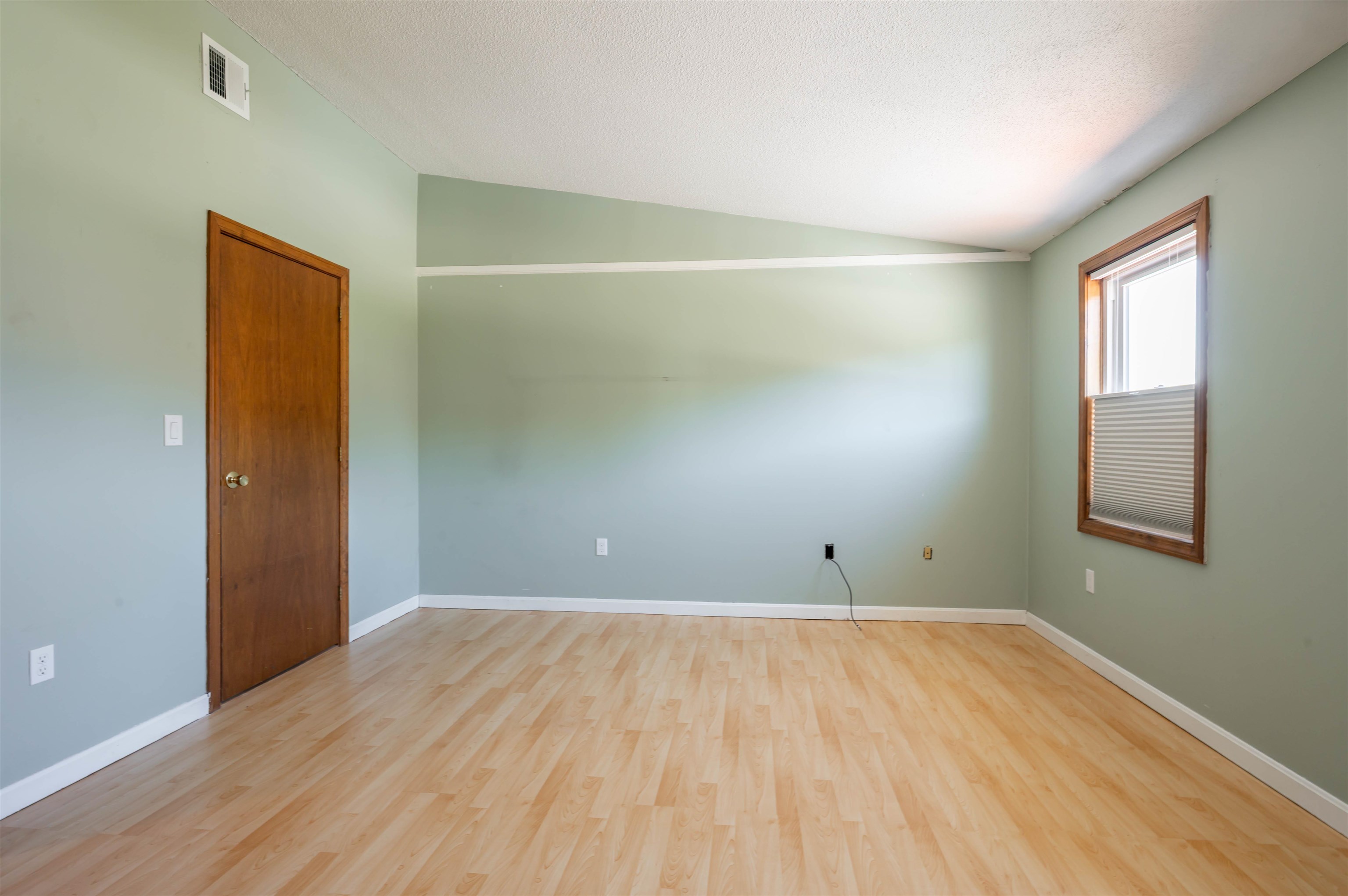 6 Pleasant Street, Unit A5 Hooksett, NH 03106 - Photo 15 of 24