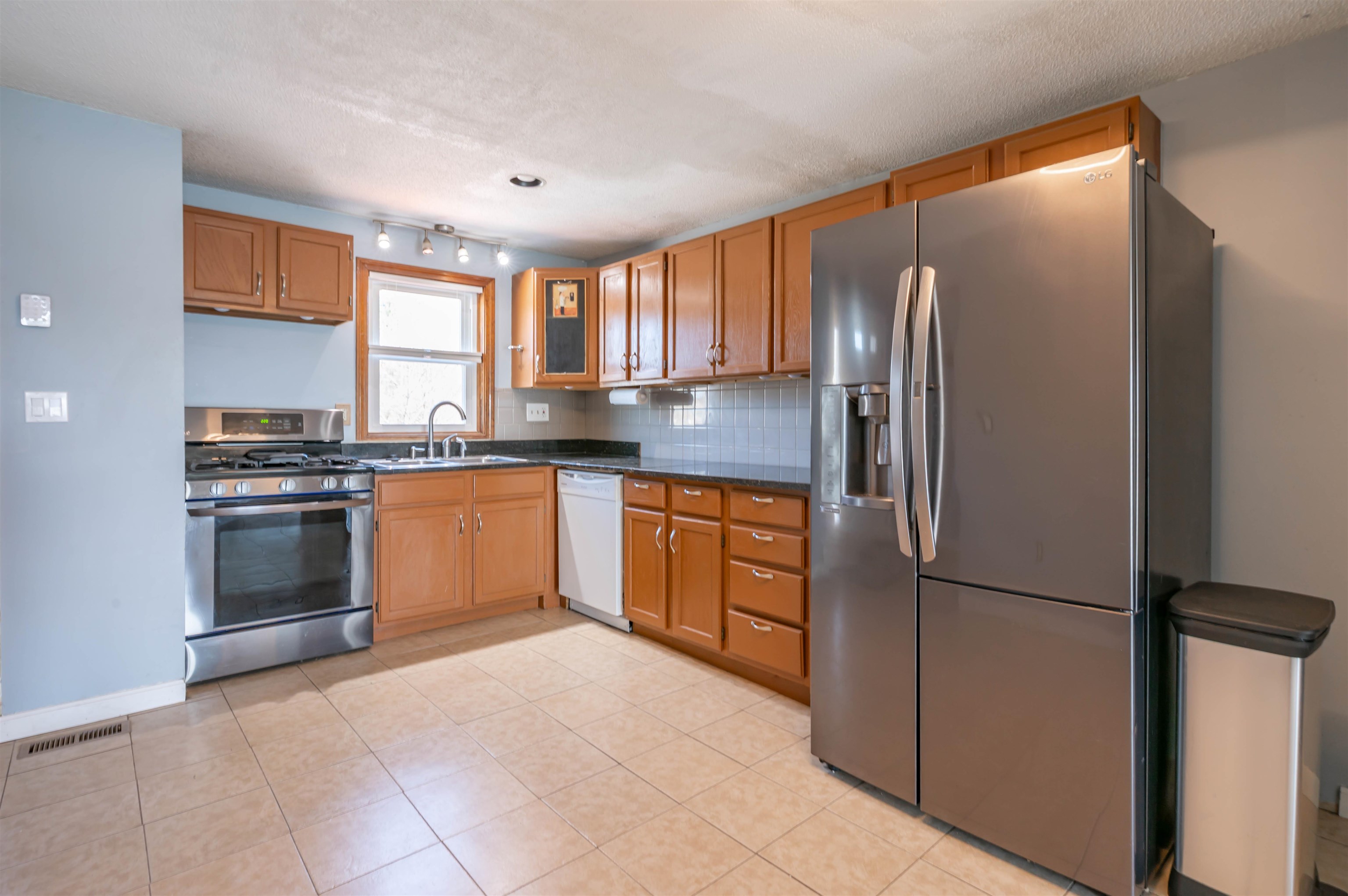 6 Pleasant Street, Unit A5 Hooksett, NH 03106 - Photo 2 of 24