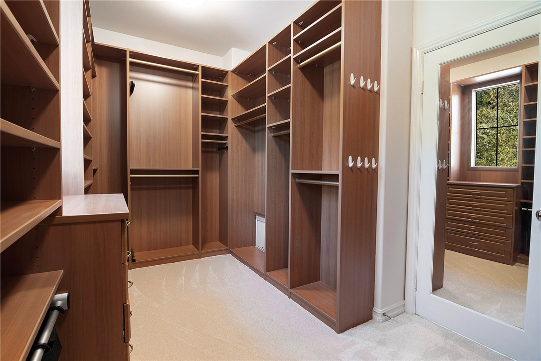 3429 Castleman Lane Burbank, CA 91504 - Photo 30 of 45 Primary walk in closet