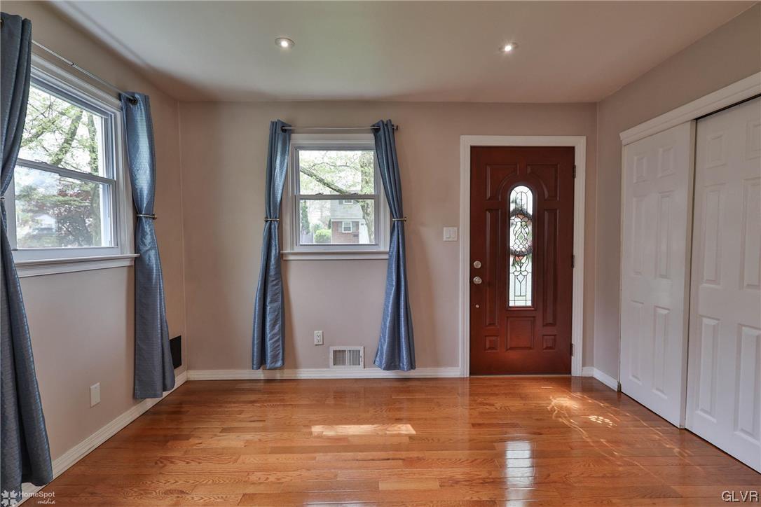2274 Barrington Road Bethlehem, PA 18018 - Photo 25 of 50 Gallery Image 25
