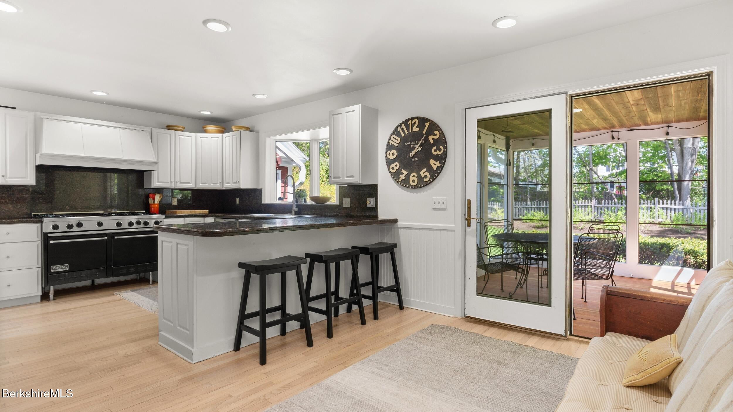 47 Warwick Street Pittsfield, MA 01201 - Photo 15 of 43 DSC00175