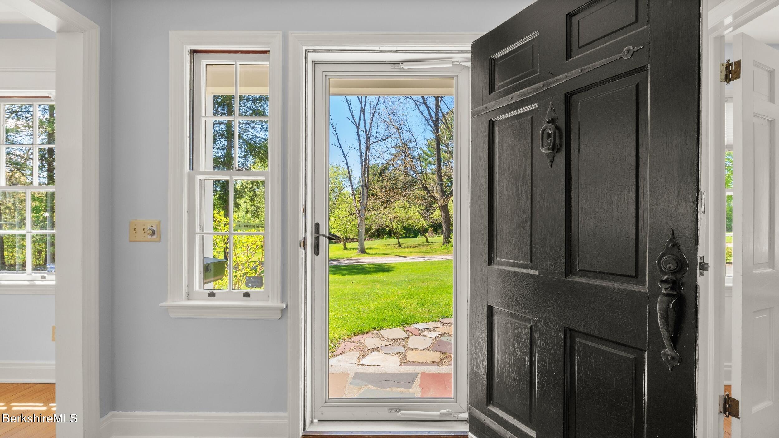 47 Warwick Street Pittsfield, MA 01201 - Photo 35 of 43 Front door