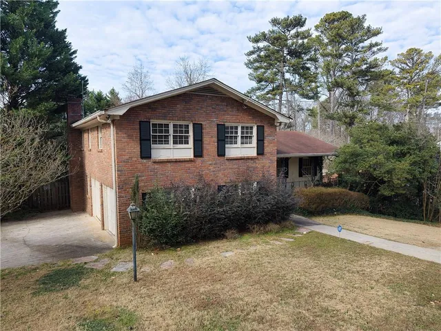 $640,000 | 3742 Fox Glen Court Northeast, Brookhaven, GA 30319