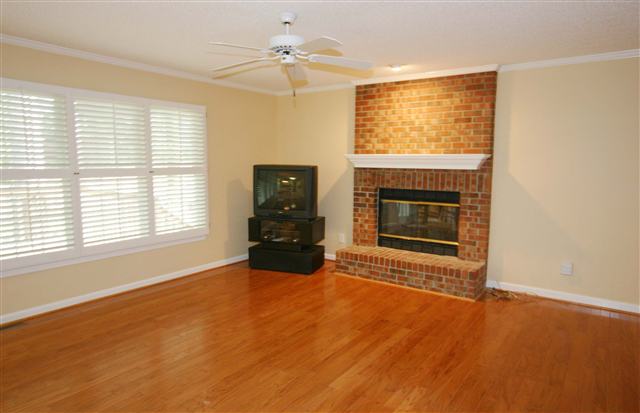 311 Spring Lake Loop Simpsonville, SC 29681 - Photo 2 of 12 Gallery Image 2