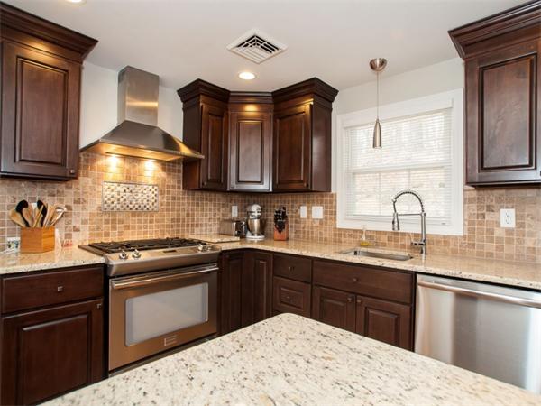 3 Highgate Road Framingham, MA 01701 - Photo 4 of 27 Gallery Image 4