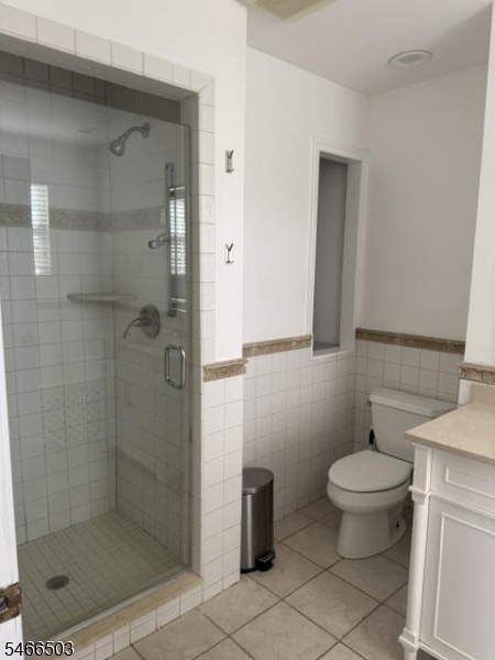5 Linabury Lane Chester, NJ 07930 - Photo 12 of 18 Gallery Image 12