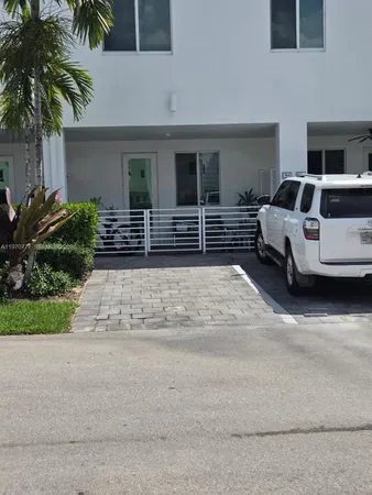 $3,300 | 6416 Northwest 102nd Court, Unit 104, Doral, FL 33178