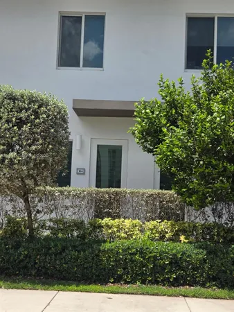 $3,300 | 6416 Northwest 102nd Court, Unit 104, Doral, FL 33178