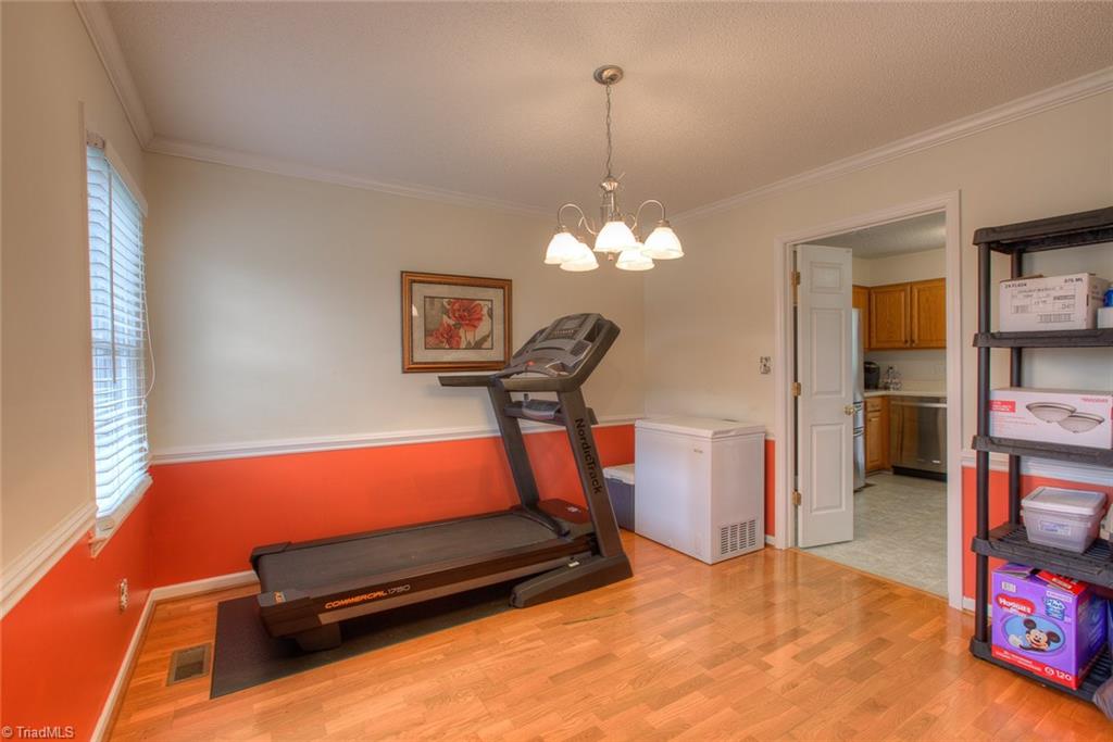 309 Canterbury Road High Point, NC 27262 - Photo 11 of 30 Gallery Image 11