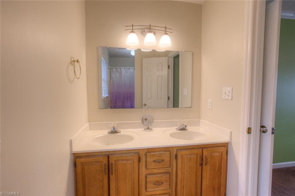 309 Canterbury Road High Point, NC 27262 - Photo 21 of 30 Gallery Image 21
