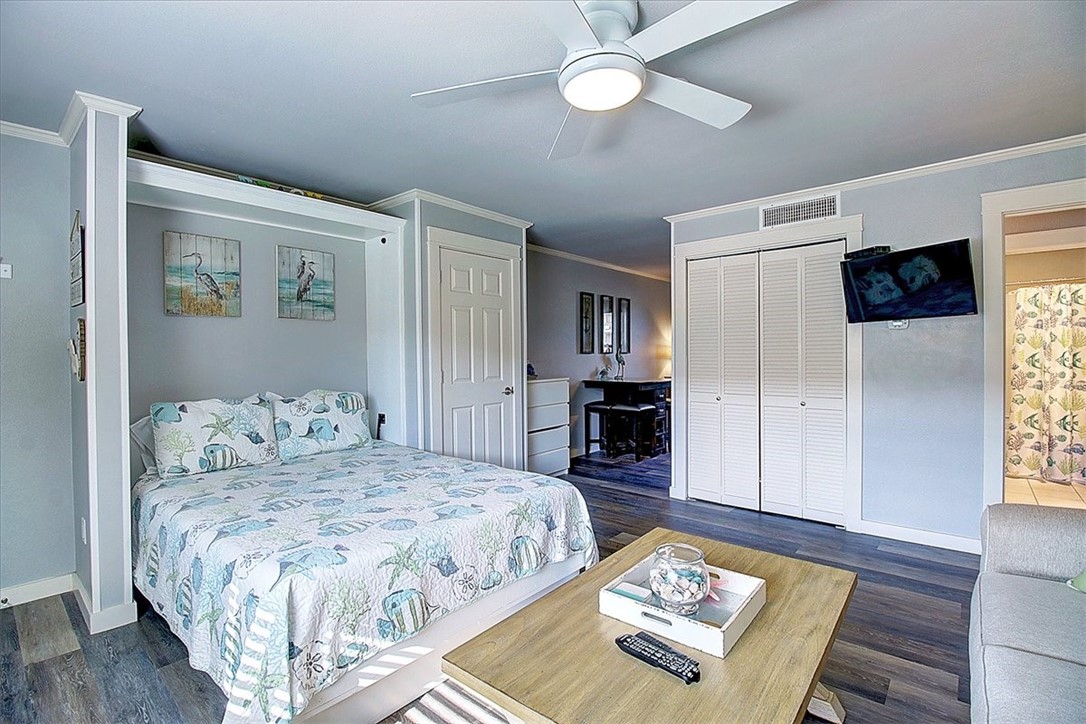 622 Beach Access Road, Unit 129 Port Aransas, TX 78373 - Photo 10 of 40 Murphy bed extended