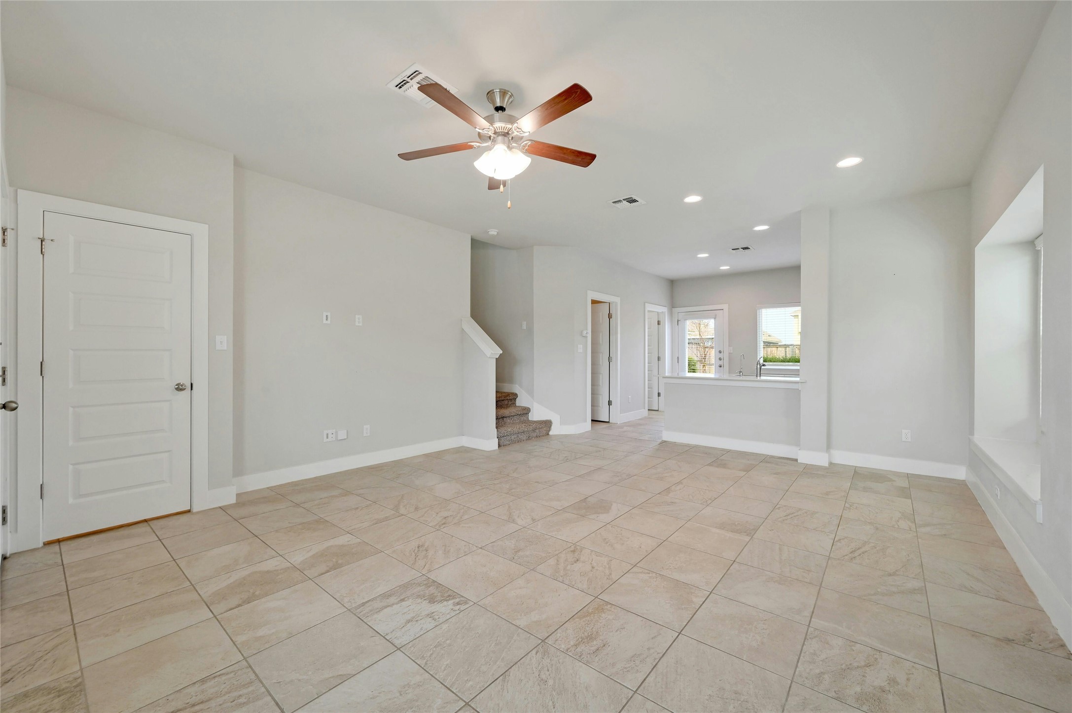 121 Switchgrass Street San Marcos, TX 78666 - Photo 10 of 33 Light and bright living room.