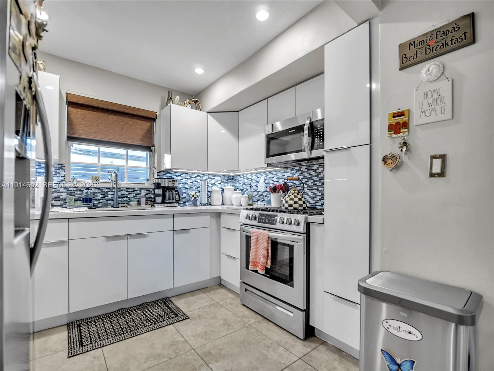 8530 Northwest 178th Street Hialeah, FL 33015 - Photo 19 of 31