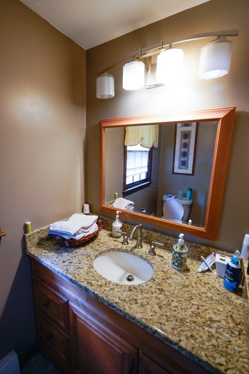 17 Old Farm Road Reading, MA 01867 - Photo 12 of 16