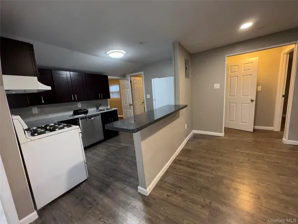 $3,000 | 94 4th Avenue, Unit 2, East Rockaway, NY 11518