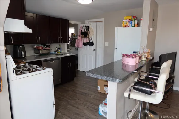 $3,000 | 94 4th Avenue, Unit 2, East Rockaway, NY 11518