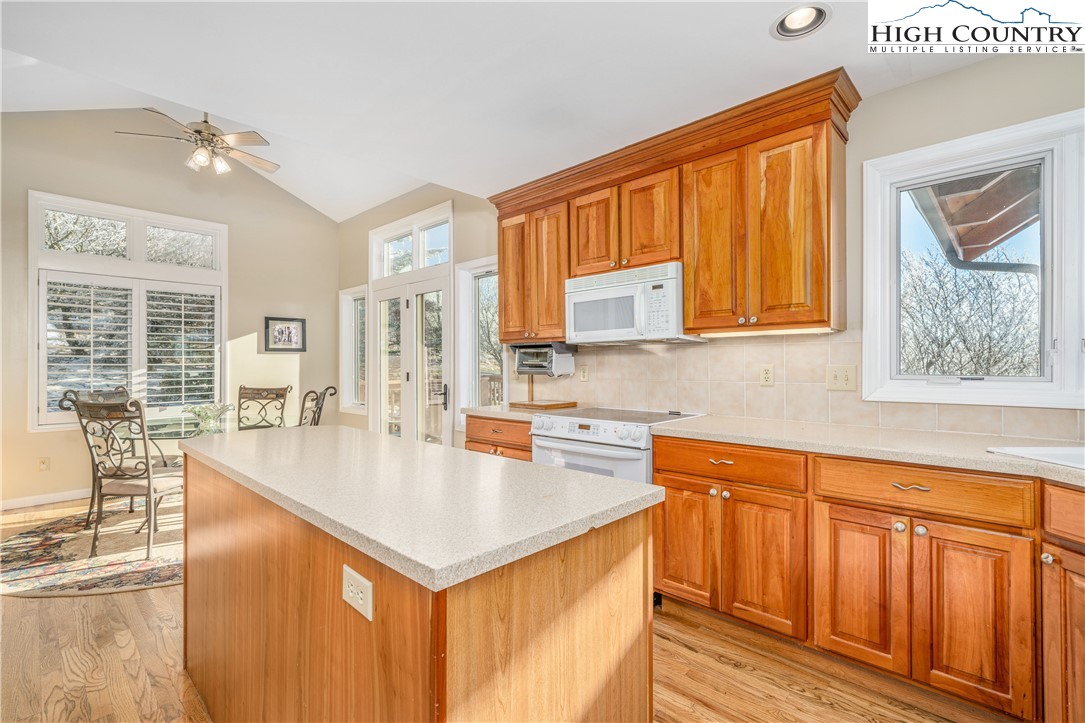 101 Oz Road Beech Mountain, NC 28604 - Photo 12 of 31 Gallery Image 12