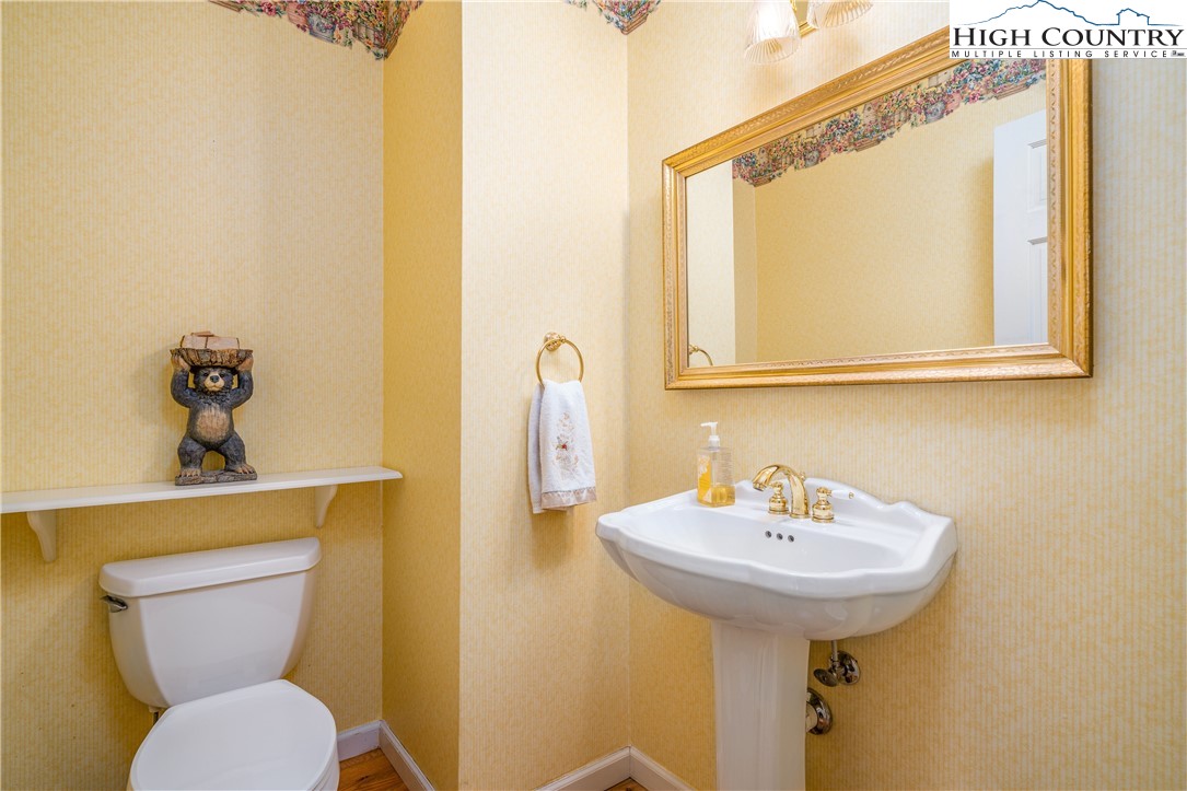 101 Oz Road Beech Mountain, NC 28604 - Photo 15 of 31 Gallery Image 15