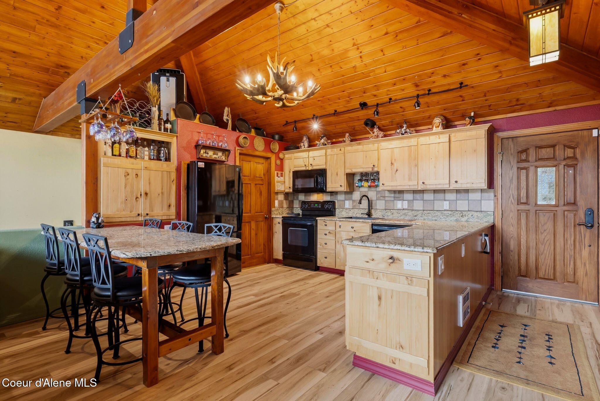 36 Gosling Point Priest River, ID 83856 - Photo 12 of 71 Amazing custom kitchen