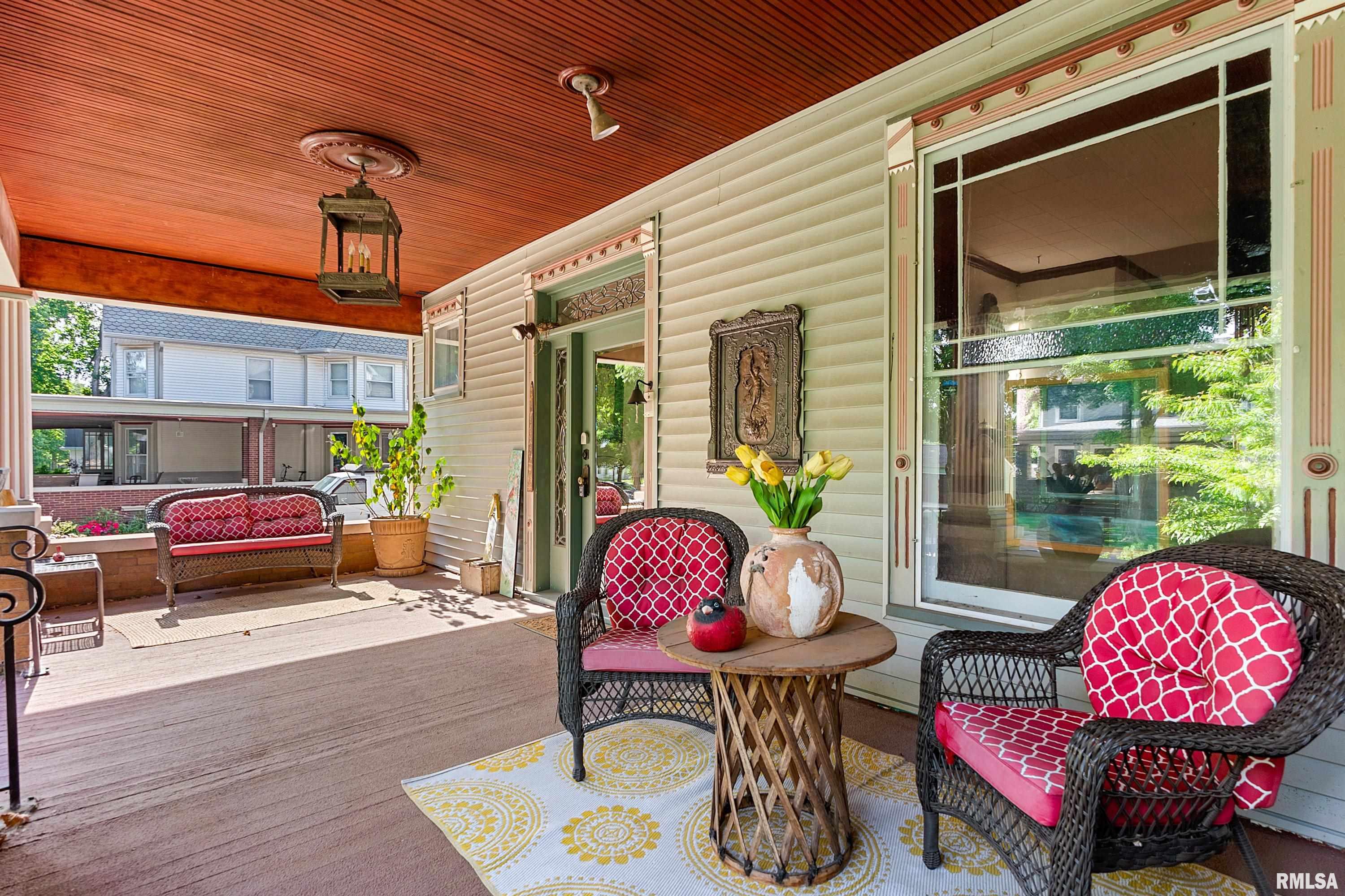 207 West 3rd Street Delavan, IL 61734 - Photo 4 of 70