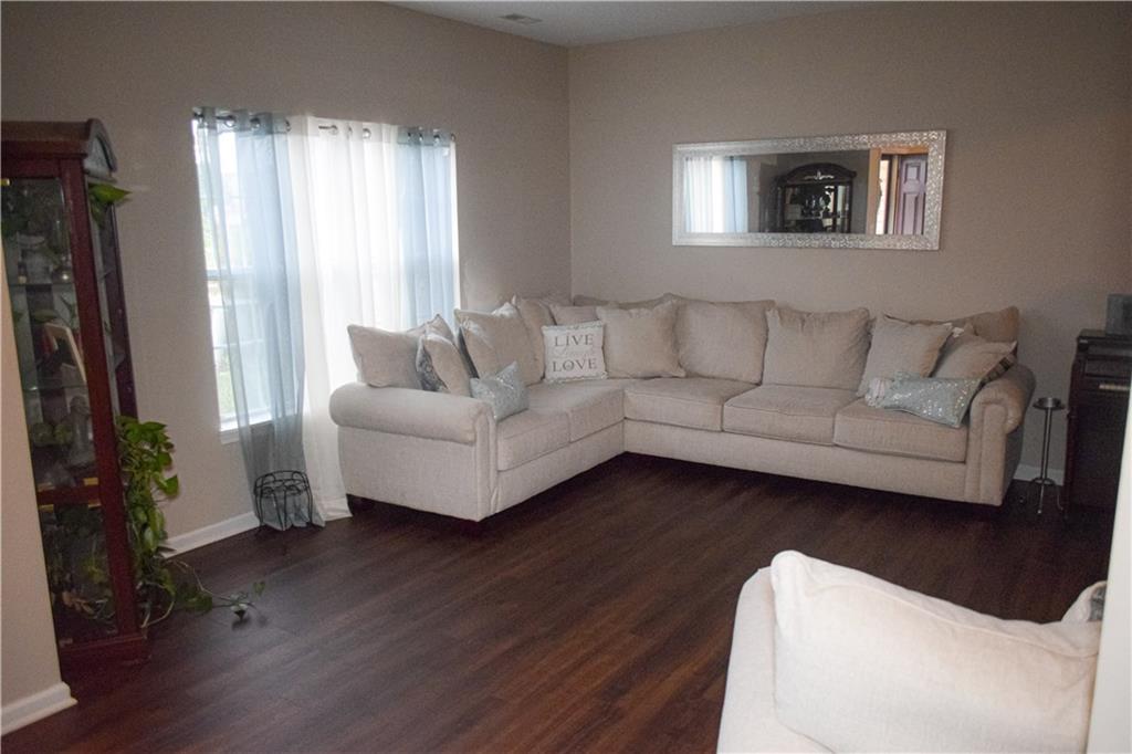8153 Garden Ridge Road Indianapolis, IN 46237 - Photo 7 of 30 Gallery Image 7