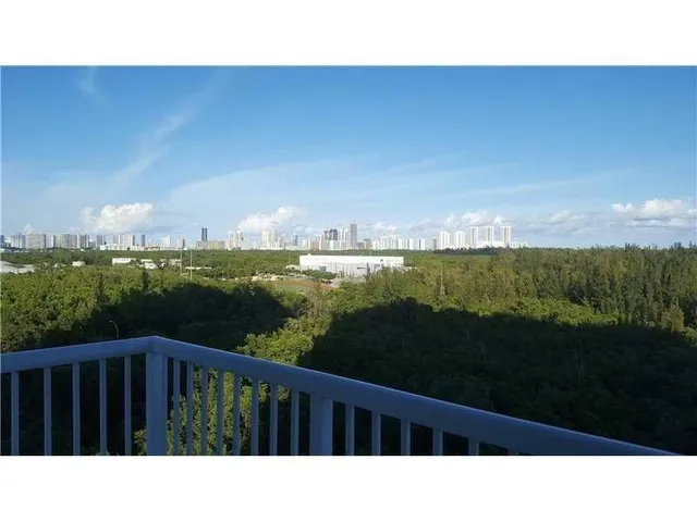 $2,890 | 15051 Royal Oaks Lane, Unit 1904, North Miami, FL 33181