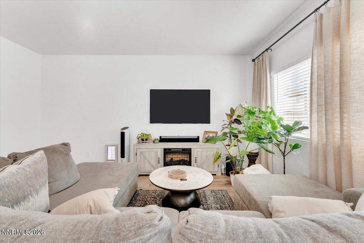 504 Winter Sky Drive Reno, NV 89506 - Photo 8 of 30 08-504 Winter Sky Reno NV 89506 (8 of 32