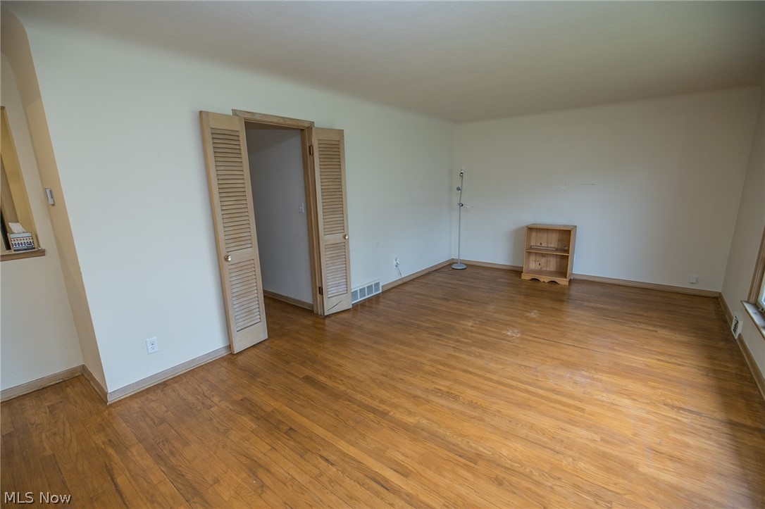 6461 Longridge Road Cleveland, OH 44124 - Photo 12 of 28