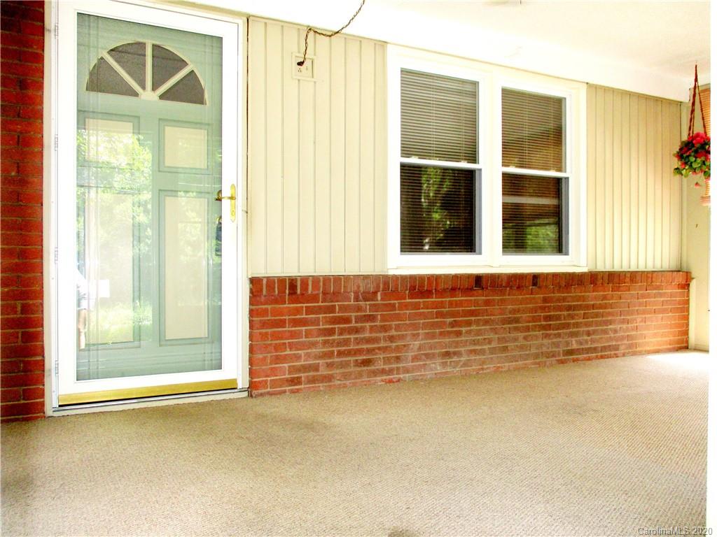 601 South Hoskins Road Charlotte, NC 28208 - Photo 3 of 14 Gallery Image 3