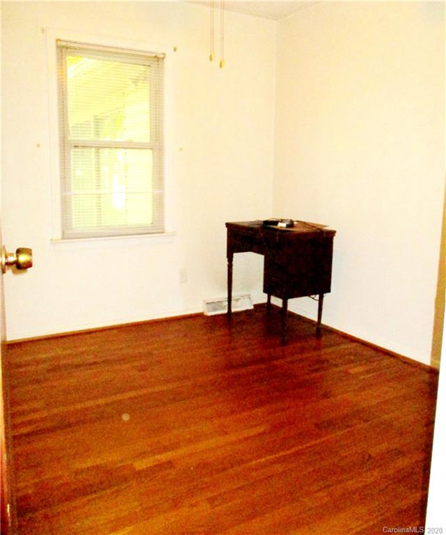 601 South Hoskins Road Charlotte, NC 28208 - Photo 4 of 14 Gallery Image 4