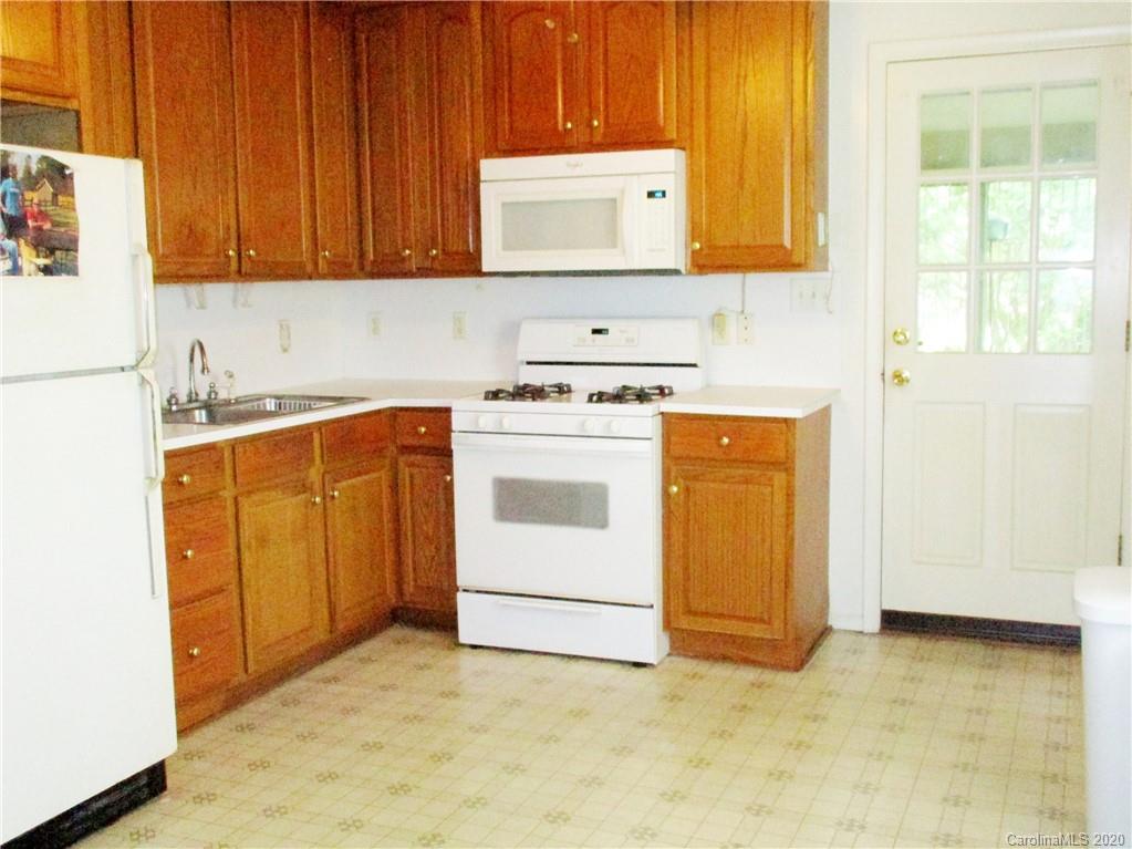 601 South Hoskins Road Charlotte, NC 28208 - Photo 10 of 14 Gallery Image 10
