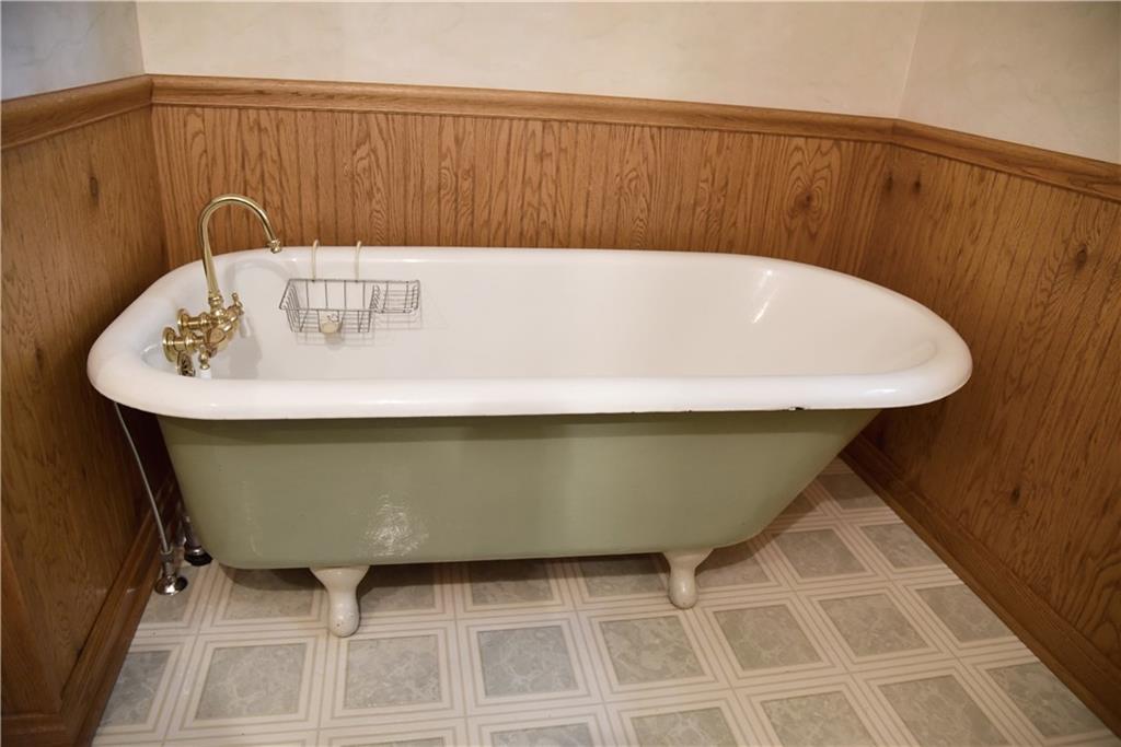 1982 South Keel Ridge Road Hermitage, PA 16148 - Photo 17 of 22 Beautiful oak bead board with claw foot tub in second bath