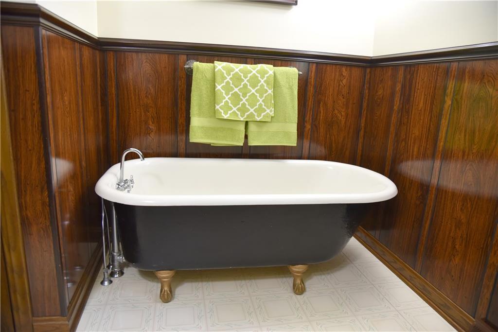 1982 South Keel Ridge Road Hermitage, PA 16148 - Photo 9 of 22 Stunning wood trim and claw footed tub
