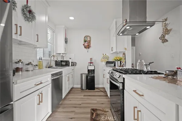 $1,299,950 | 7323 Camellia Avenue, North Hollywood, CA 91605