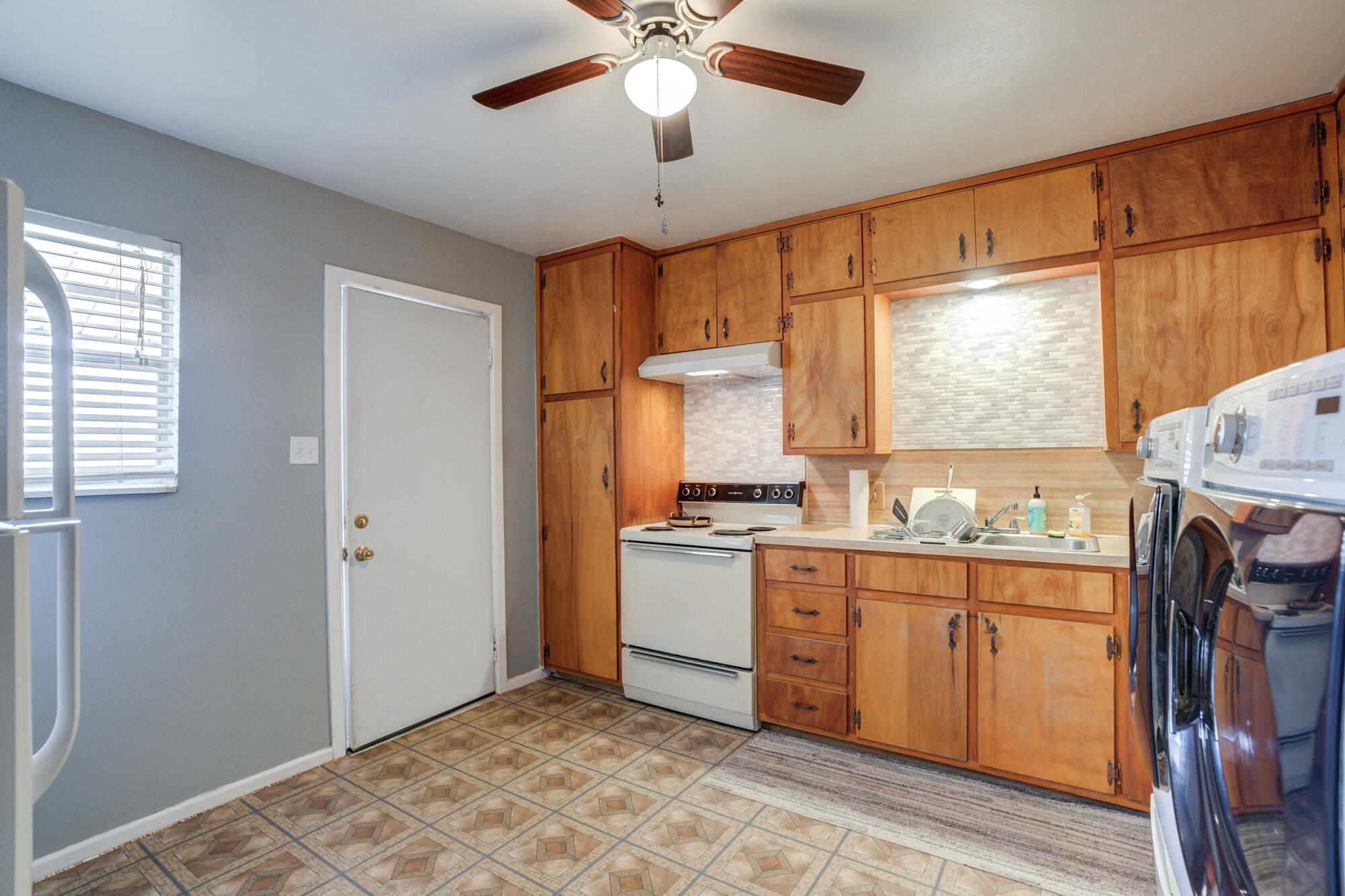 608 6th Street Wolfforth, TX 79382 - Photo 6 of 17 DSC09086_87_88_89_90