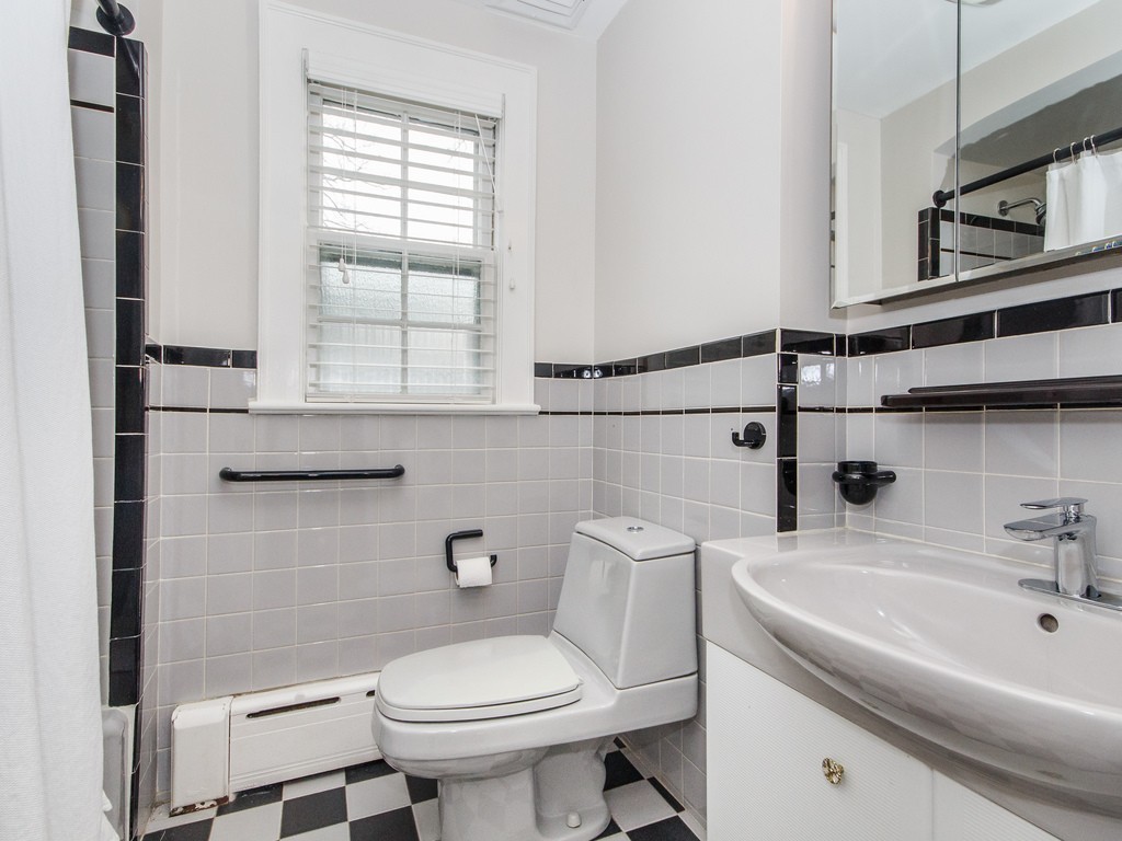 819 West Roxbury Parkway Brookline, MA 02467 - Photo 15 of 28 Gallery Image 15