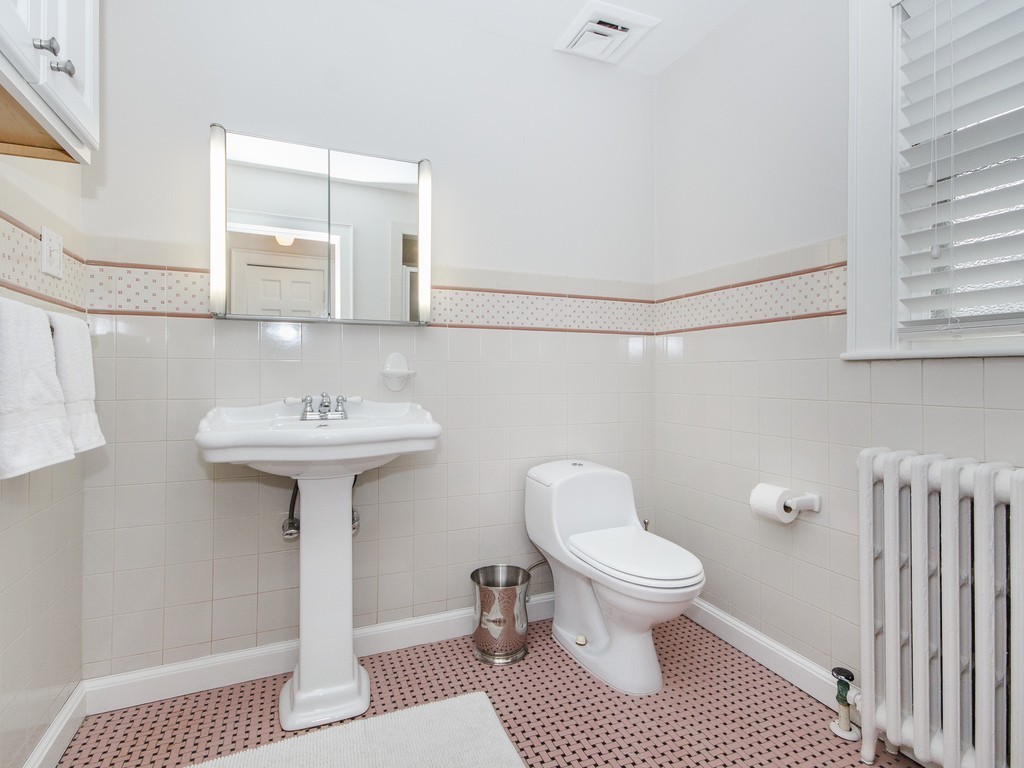 819 West Roxbury Parkway Brookline, MA 02467 - Photo 16 of 28 Gallery Image 16